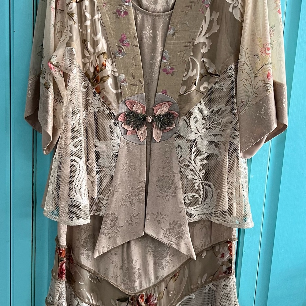 Elegant Floral Vintage Set